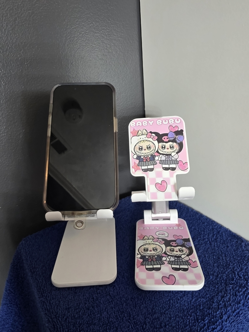 1 Collapsible Cell Phone Stand